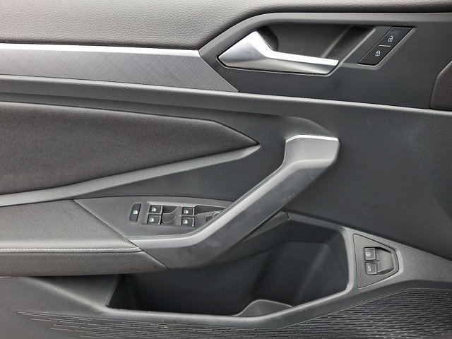 Used 2023 Volkswagen Jetta SE w/ Panoramic Sunroof Package FWD image 16