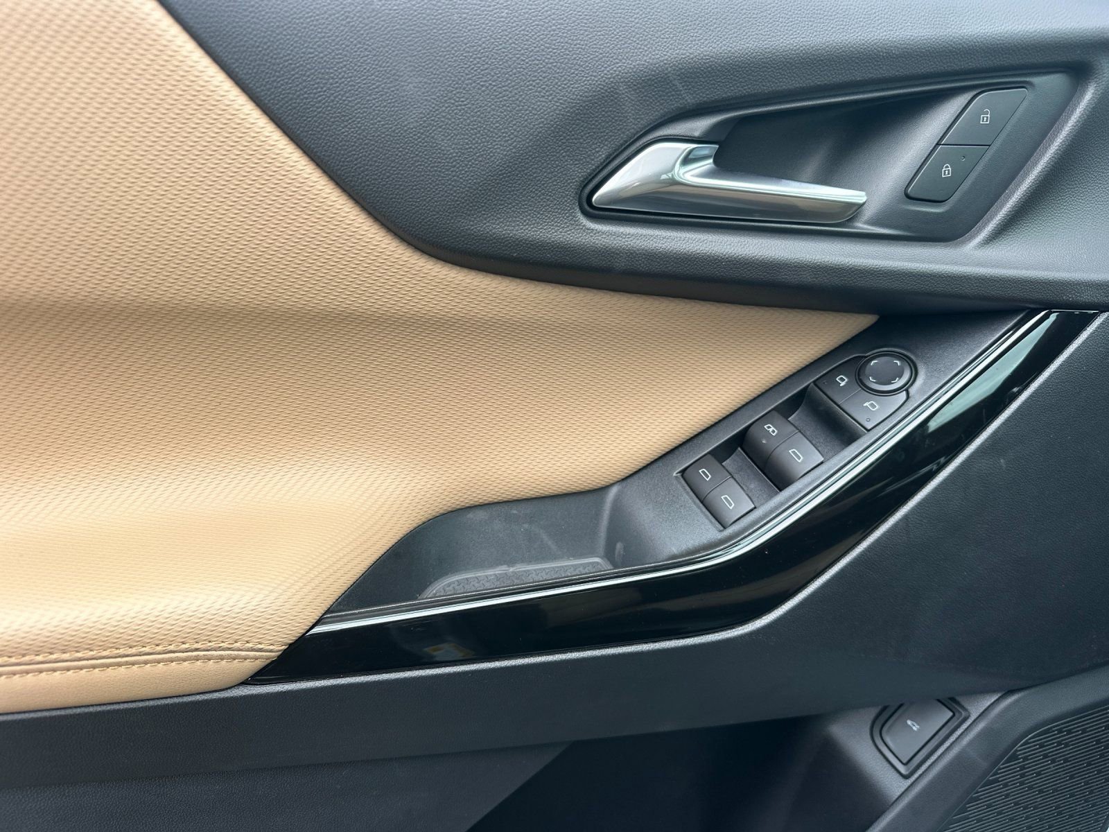 New 2026 Chevrolet Equinox ACTIV image 11