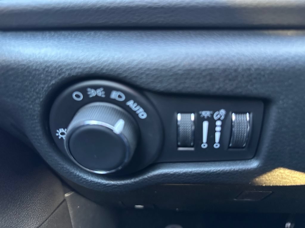 New 2026 Chrysler Voyager LX FWD image 18