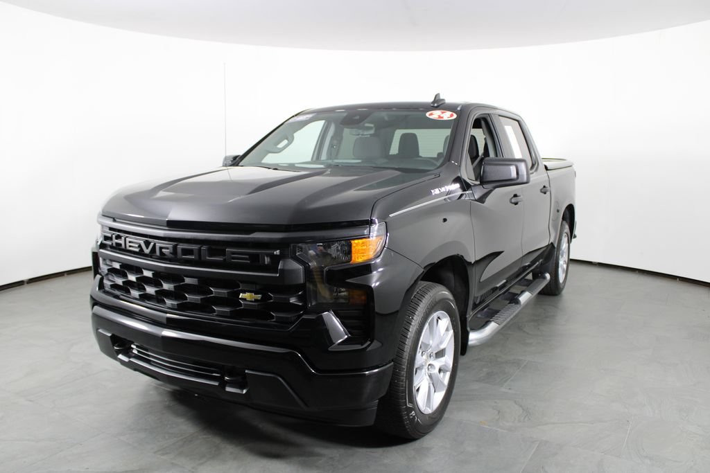 Used 2024 Chevrolet Silverado 1500 Custom RWD image 2