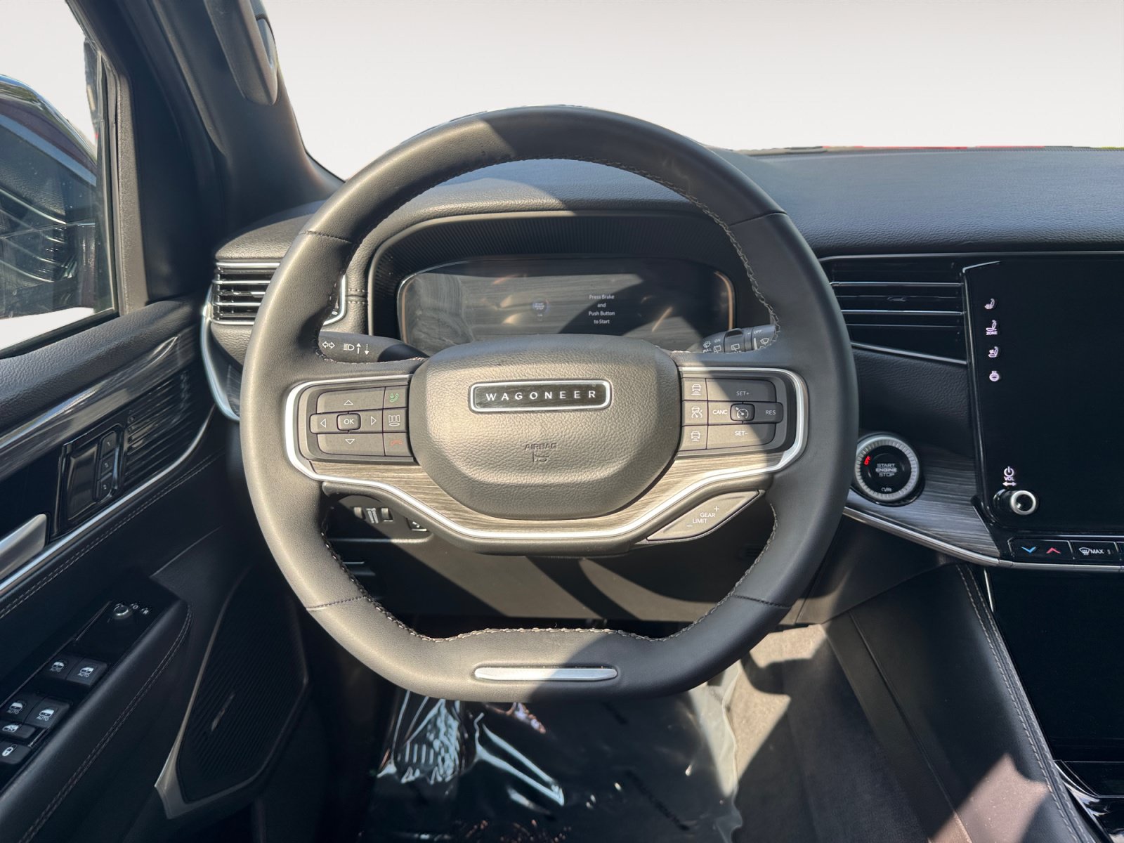 Used 2024 Jeep Wagoneer Series II w/ Flexible Seating Group RWD image 12