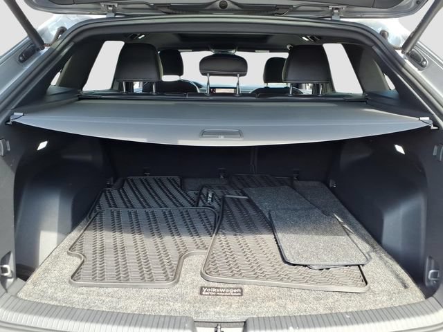 Used 2024 Volkswagen Atlas Cross Sport SEL R-Line AWD/4WD image 17