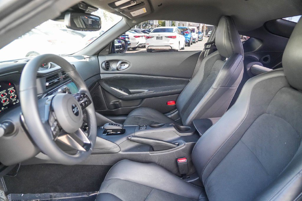 Used 2025 Nissan Z Performance w/ Floor Mat Package RWD image 17
