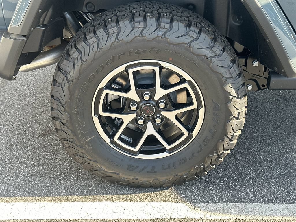 New 2026 Jeep Wrangler Unlimited Rubicon w/ Whitecap Package AWD/4WD image 17