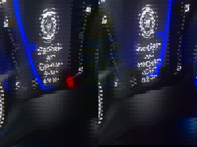 Used 2020 Chrysler Pacifica Touring-L image 17