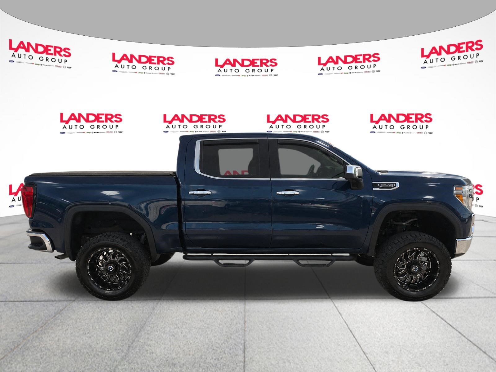 Used 2019 GMC Sierra 1500 SLT w/ SLT Premium Plus Package AWD/4WD image 4