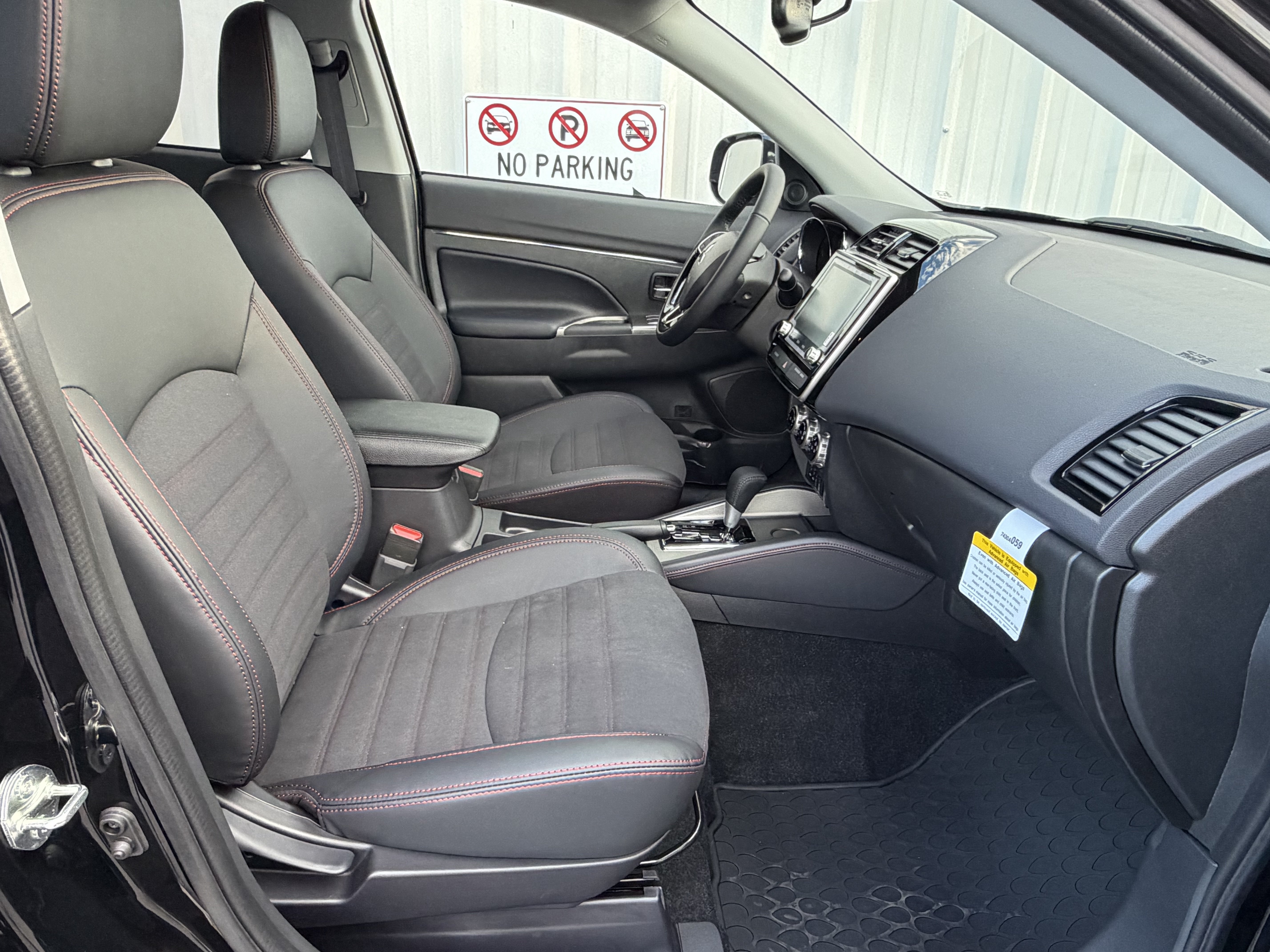 New 2027 Mitsubishi Outlander Sport SE FWD image 12