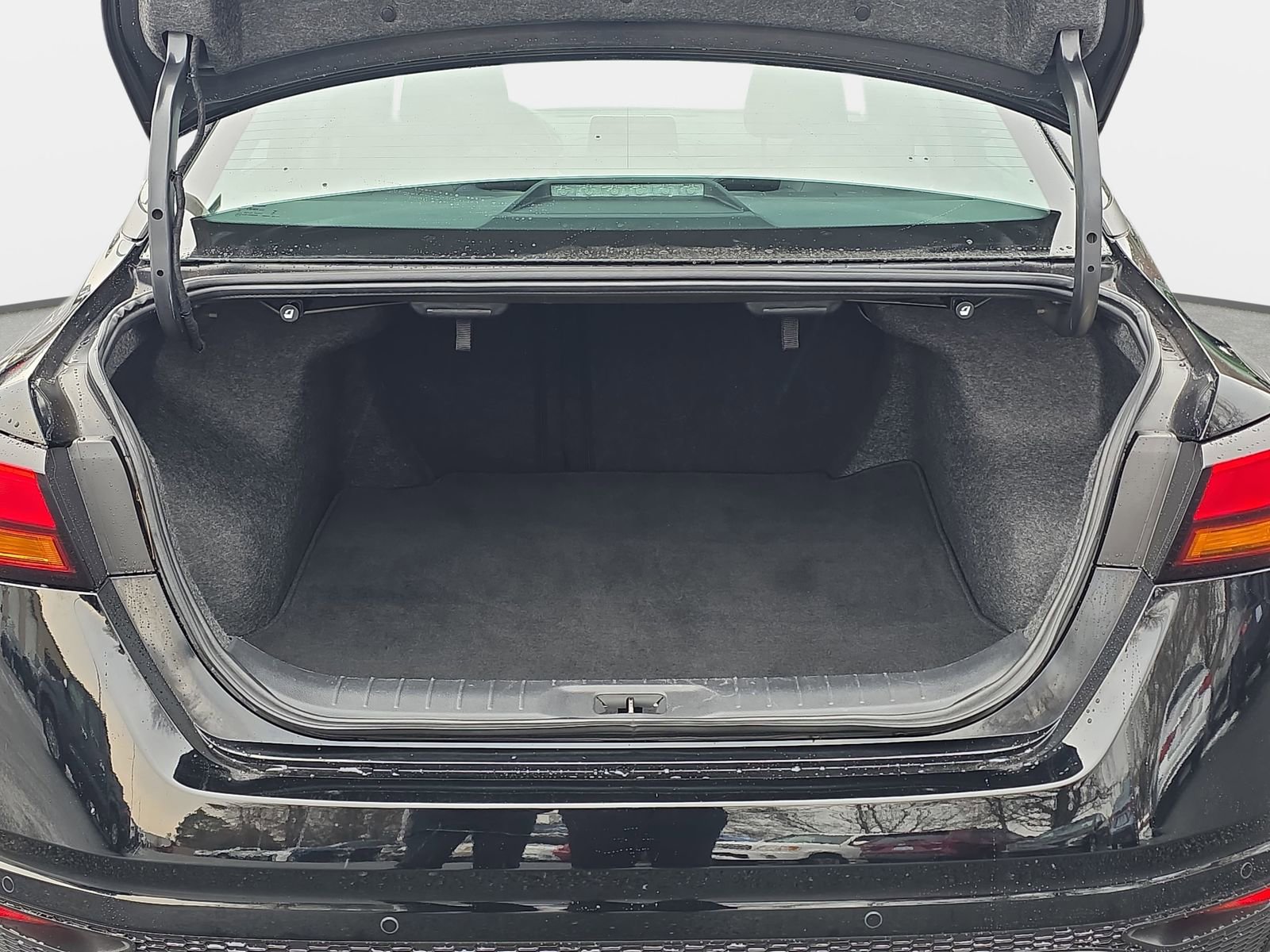 Used 2024 Nissan Altima 2.5 SV image 12