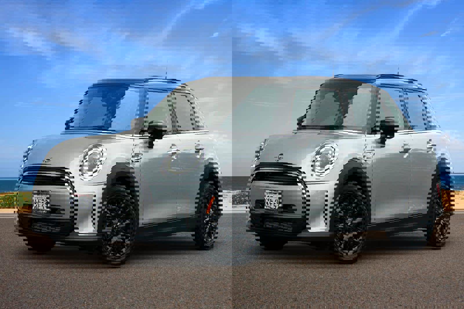 Used 2024 MINI Cooper 4-Door Hardtop image 1