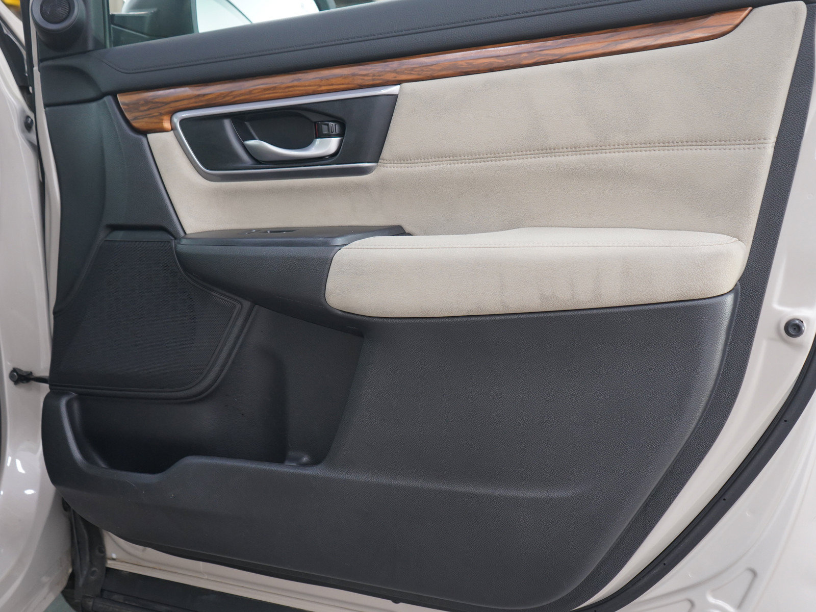 Used 2017 Honda CR-V EX image 9
