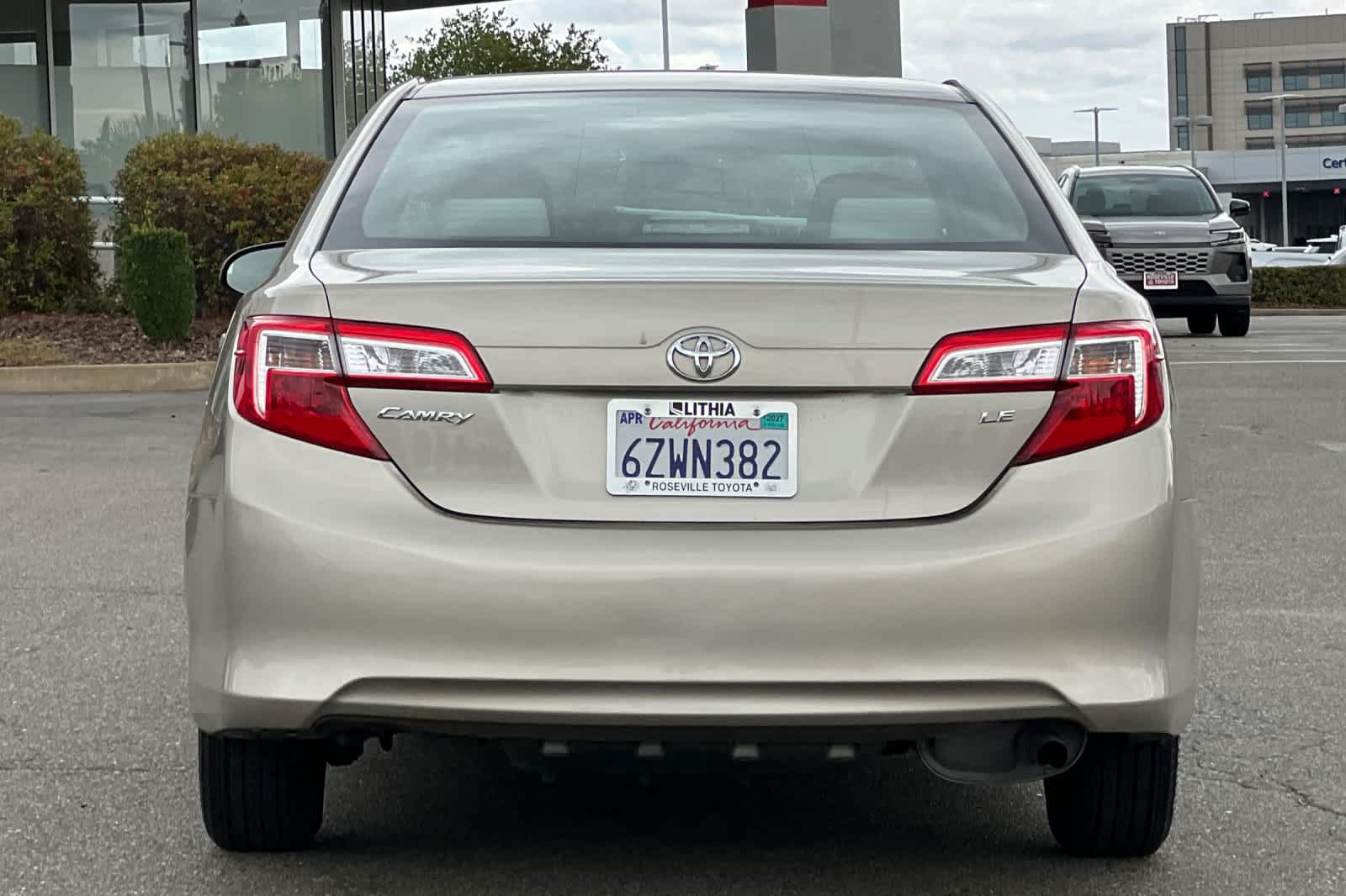 Used 2013 Toyota Camry LE FWD image 8