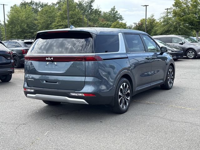 Used 2024 Kia Carnival EX FWD image 2