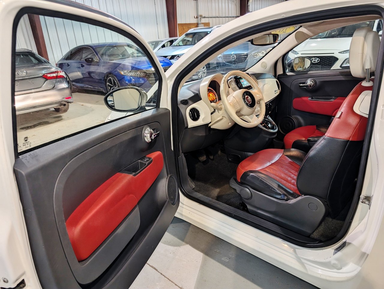 Used 2016 FIAT 500 Pop w/ Italia Package FWD image 13