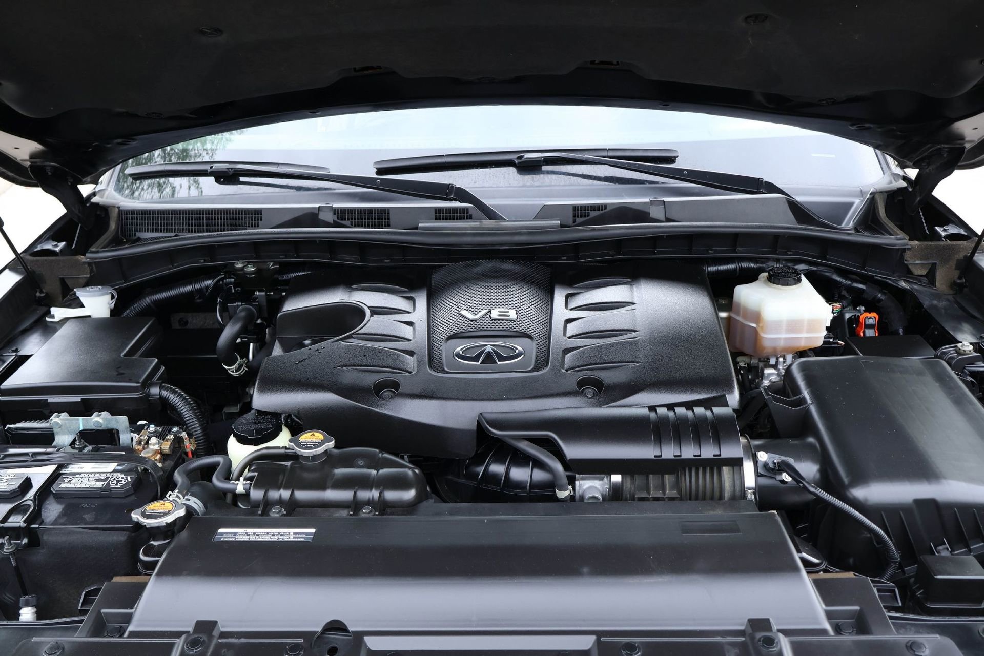 Used 2022 INFINITI QX80 Luxe w/ All-Season Package AWD/4WD image 9