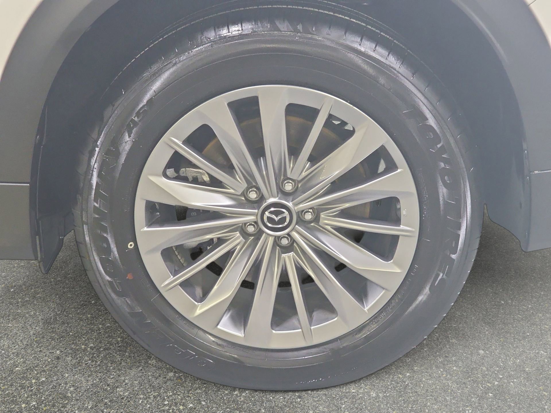 Used 2025 MAZDA CX-90 3.3 Turbo w/ Preferred Package AWD/4WD image 31