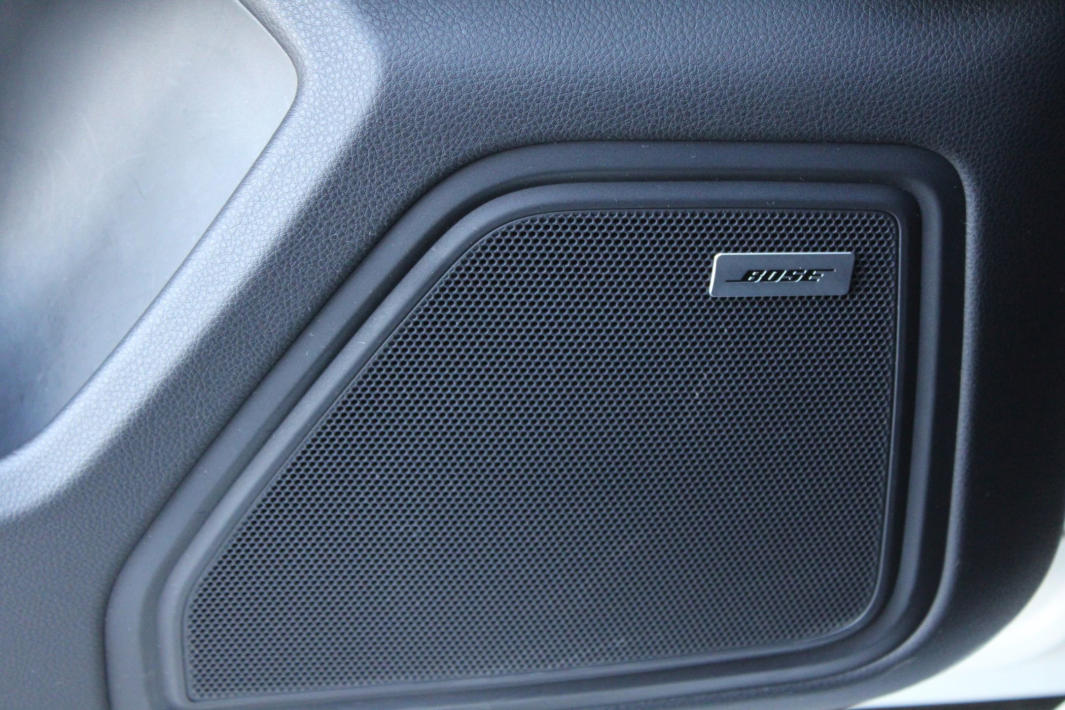 Used 2023 Porsche Macan Turbo image 14