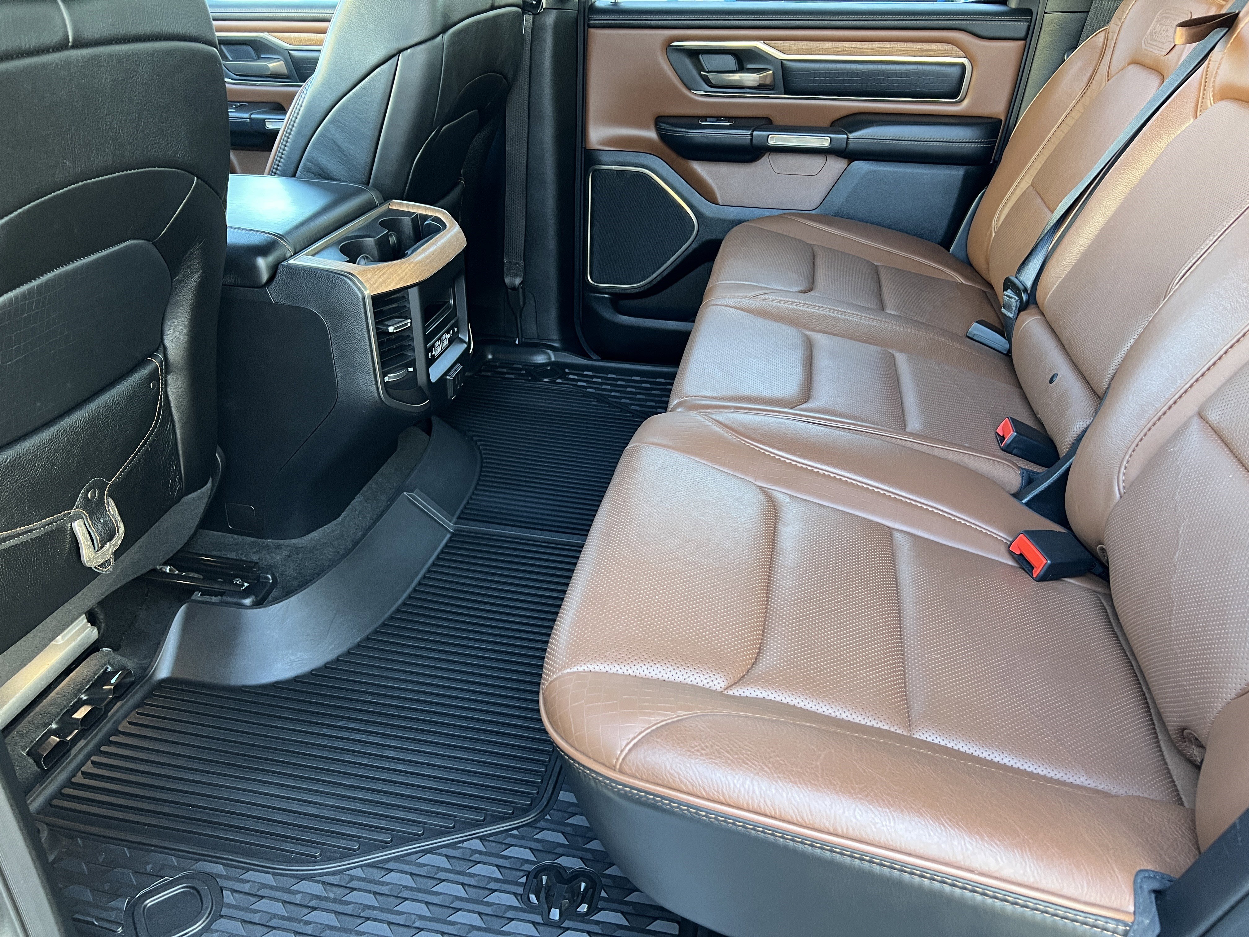 Used 2020 RAM 1500 Longhorn image 19