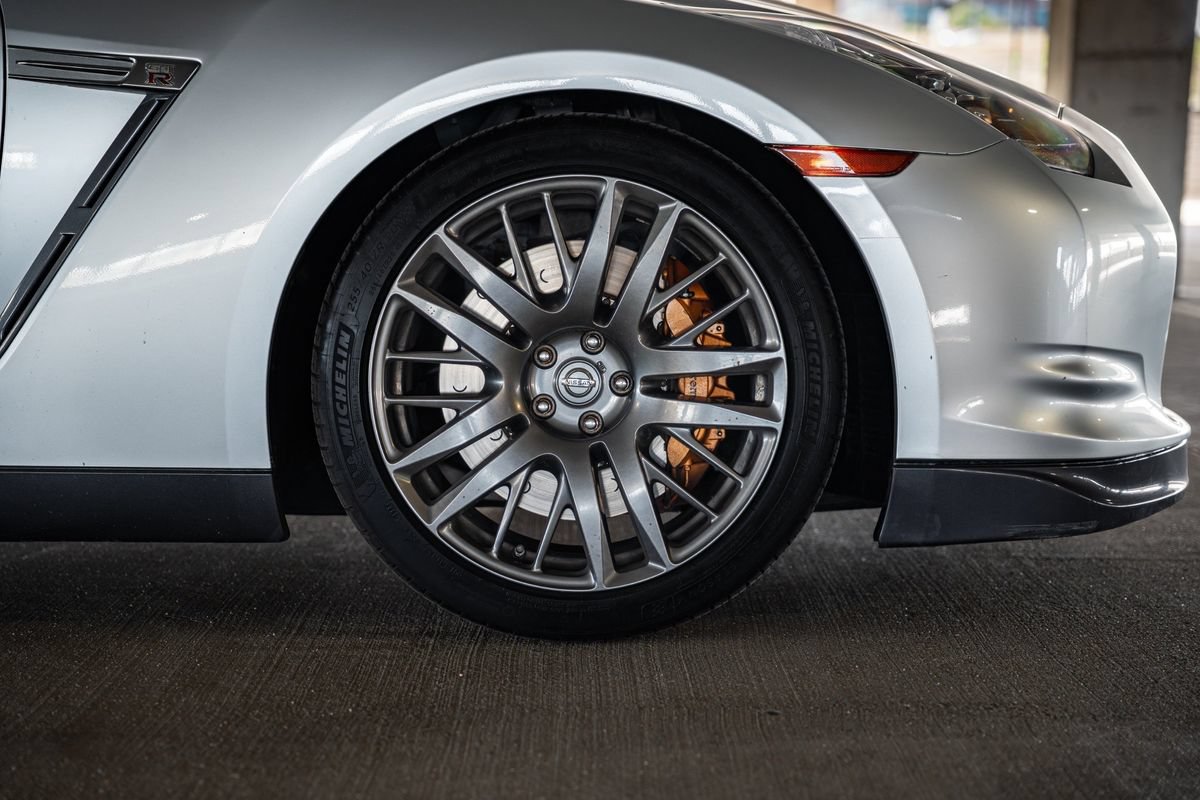 Used 2009 Nissan GT-R Premium AWD/4WD image 14