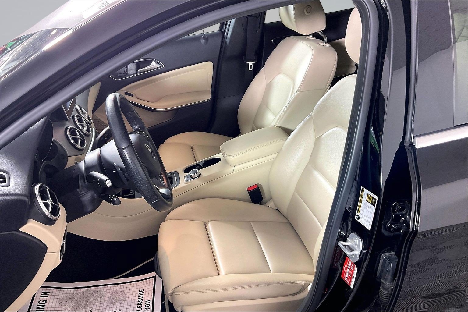 Used 2017 Mercedes-Benz GLA 250 image 25