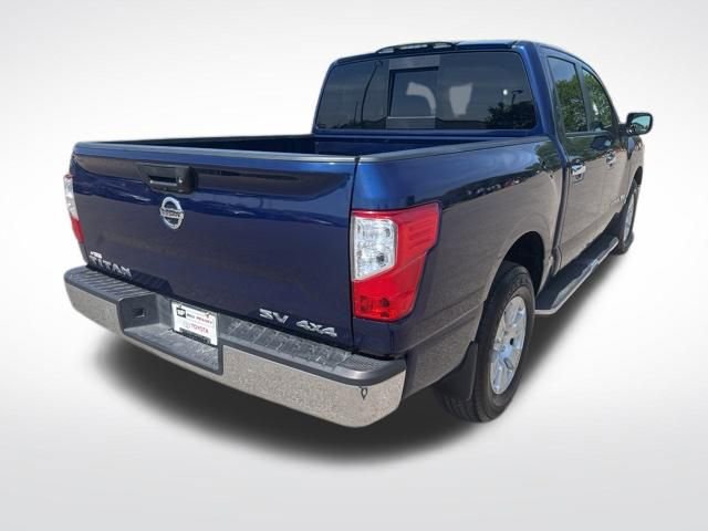 Used 2018 Nissan Titan SV image 5