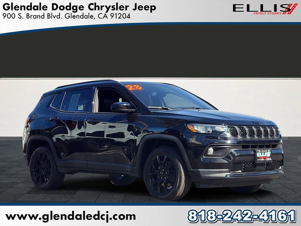 Used 2023 Jeep Compass Altitude image 1
