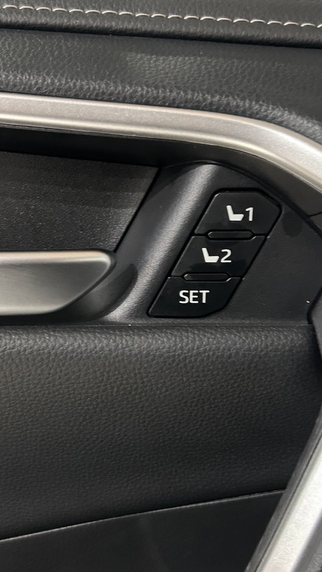 Used 2025 Toyota RAV4 Limited FWD image 41