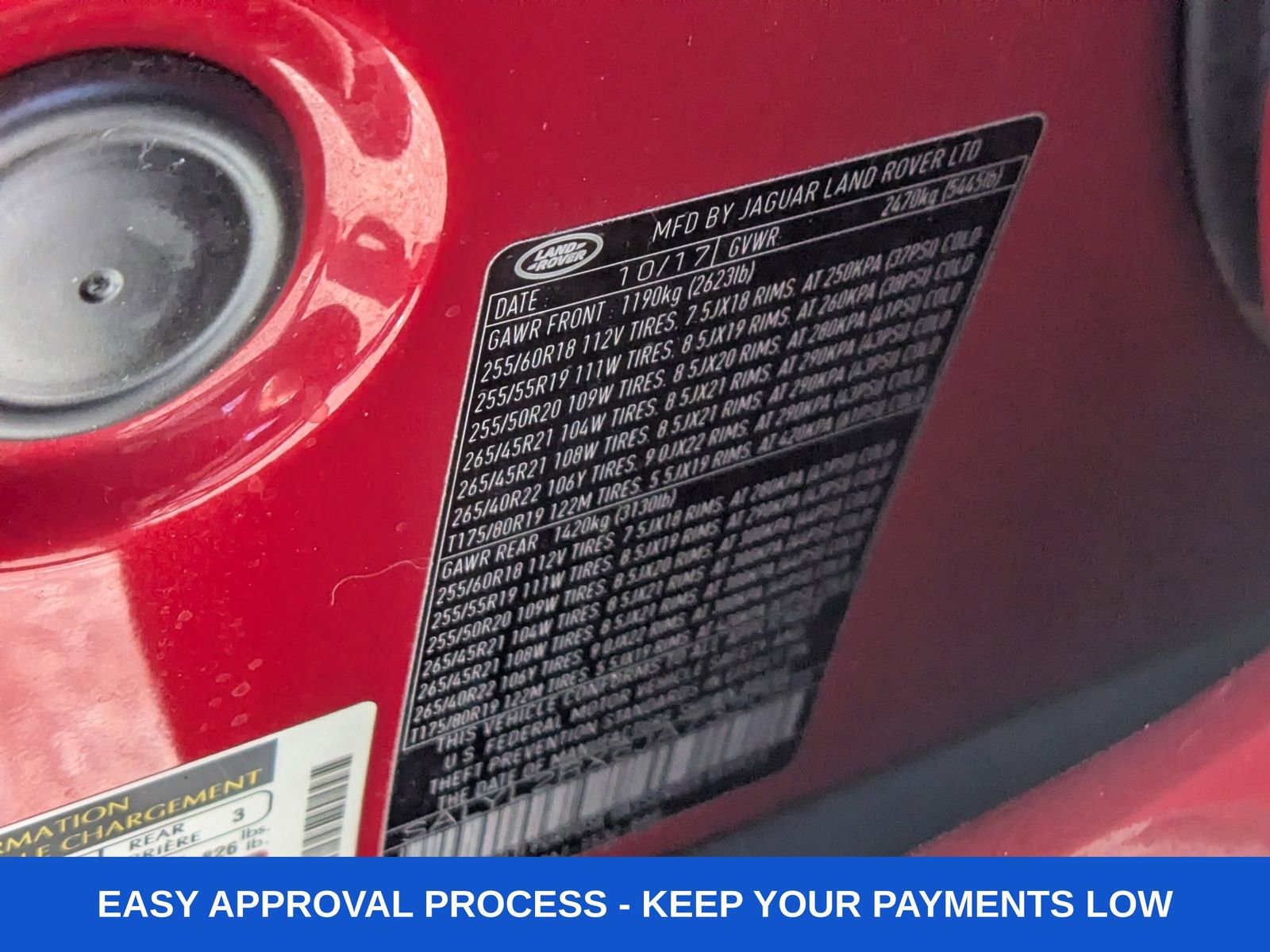 Used 2018 Land Rover Range Rover Velar R-Dynamic SE image 24