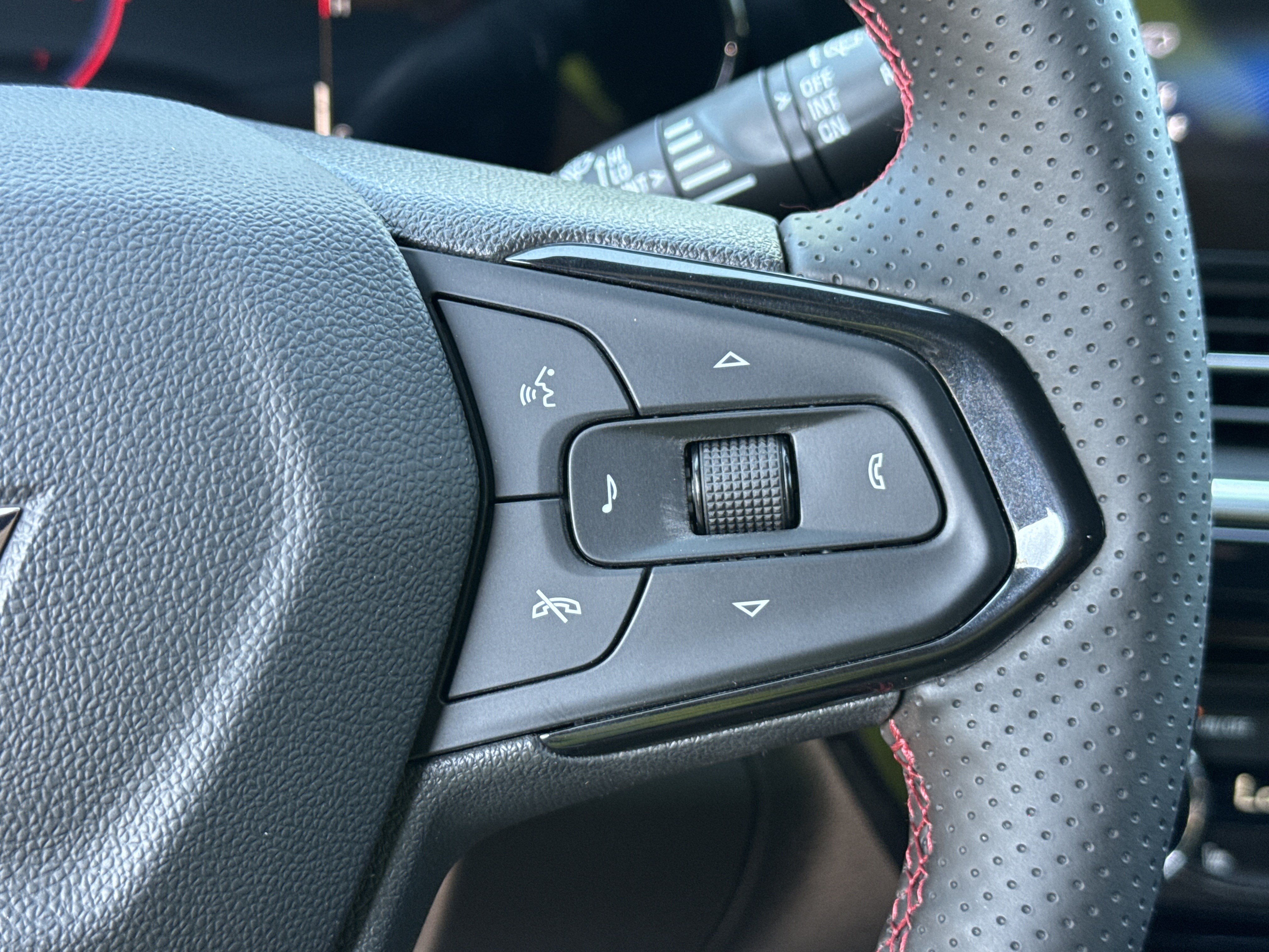 New 2026 Chevrolet Trax RS w/ Driver Confidence Package FWD image 24