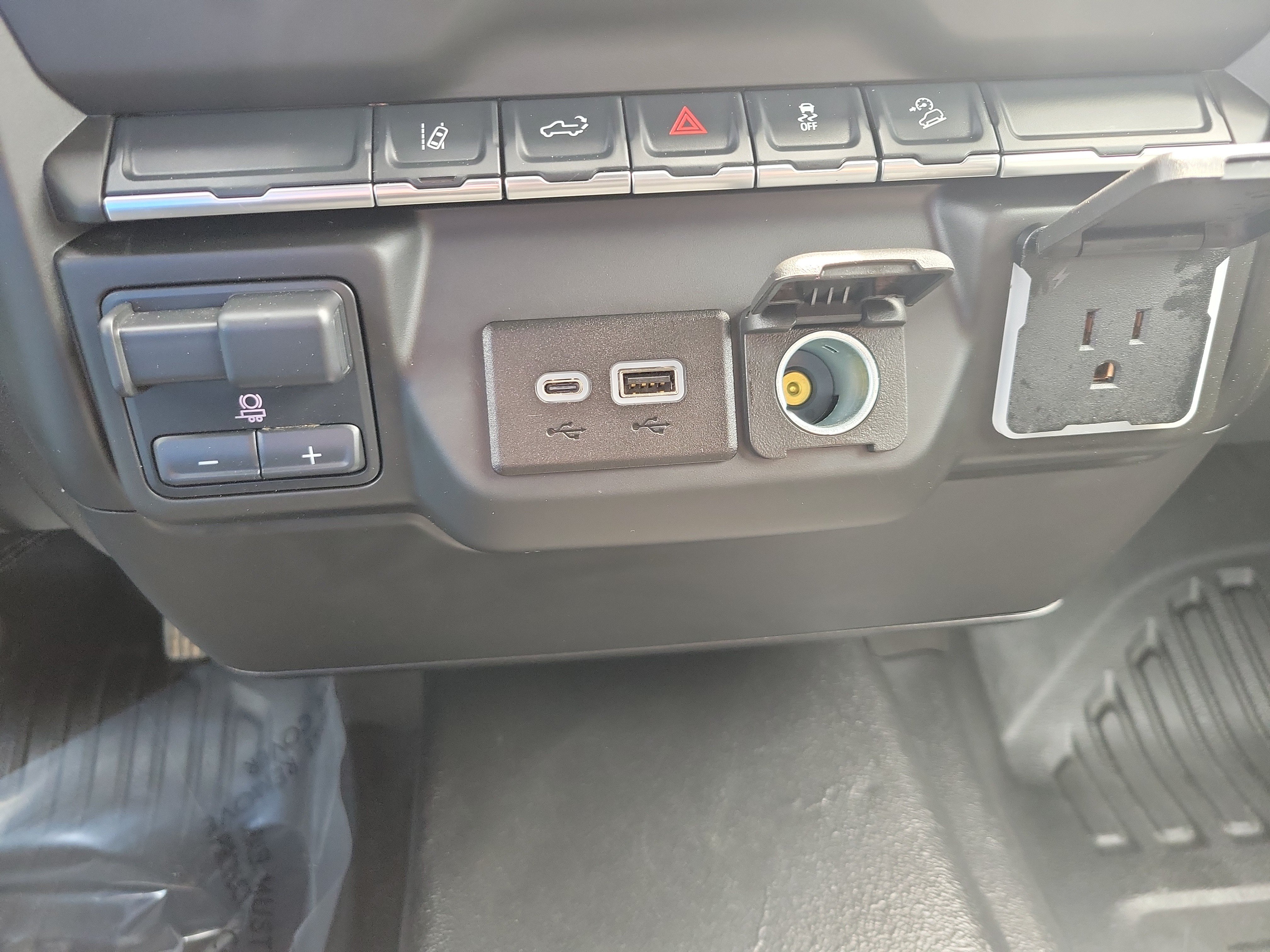Used 2025 GMC Sierra 2500 Pro w/ Convenience Package AWD/4WD image 29