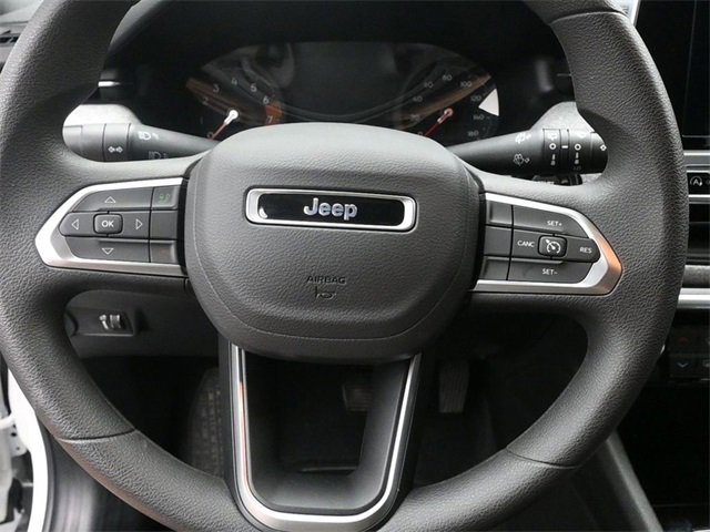 Used 2025 Jeep Compass Sport image 11