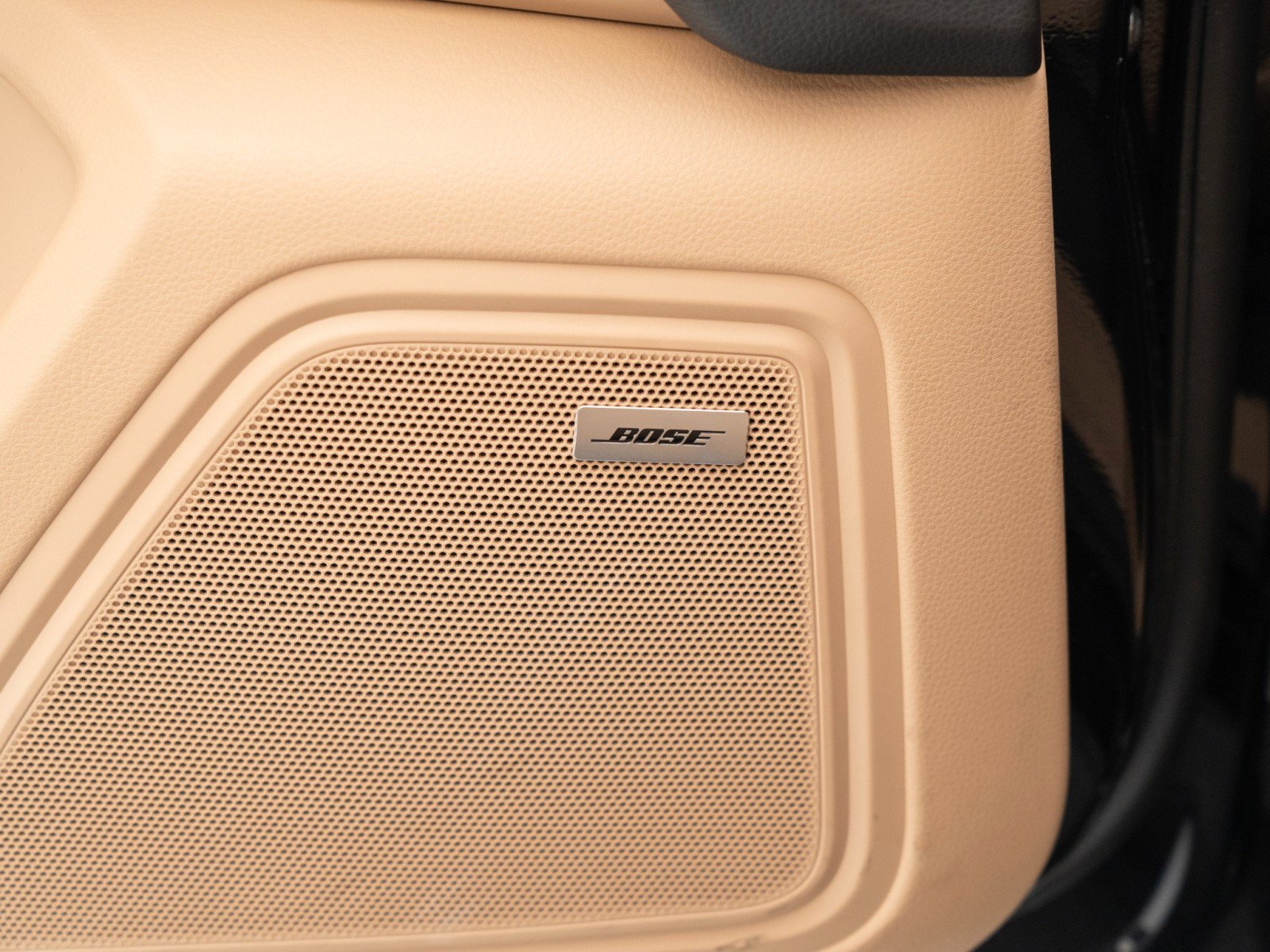 Certified 2025 Porsche Macan image 25