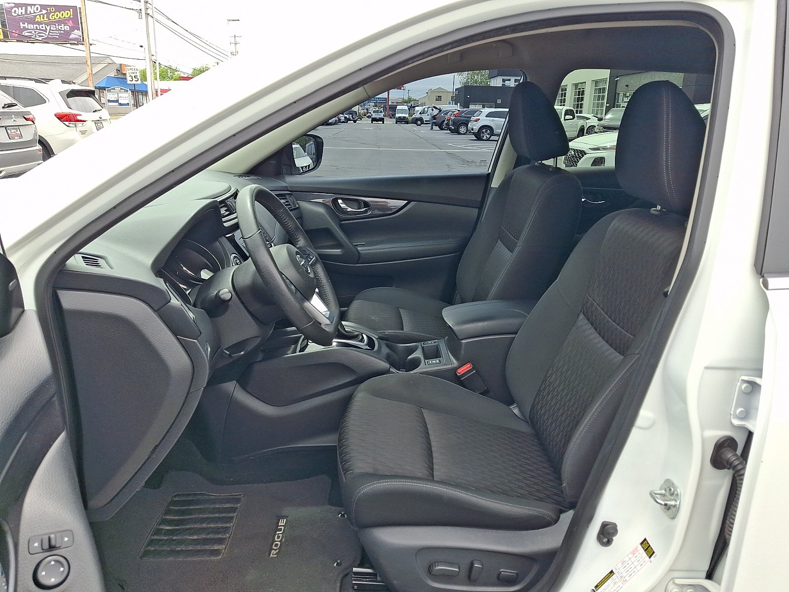 Used 2019 Nissan Rogue SV AWD/4WD image 13