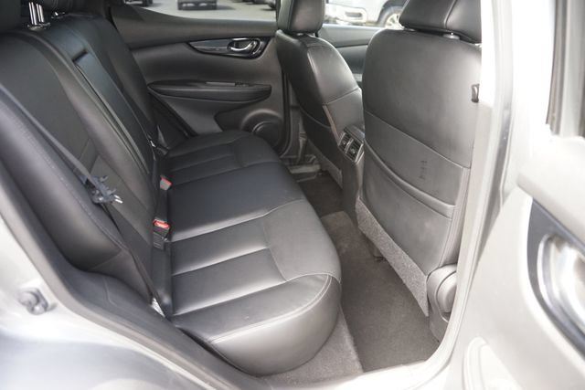 Used 2018 Nissan Rogue Sport SL w/ SL Premium Package FWD image 16
