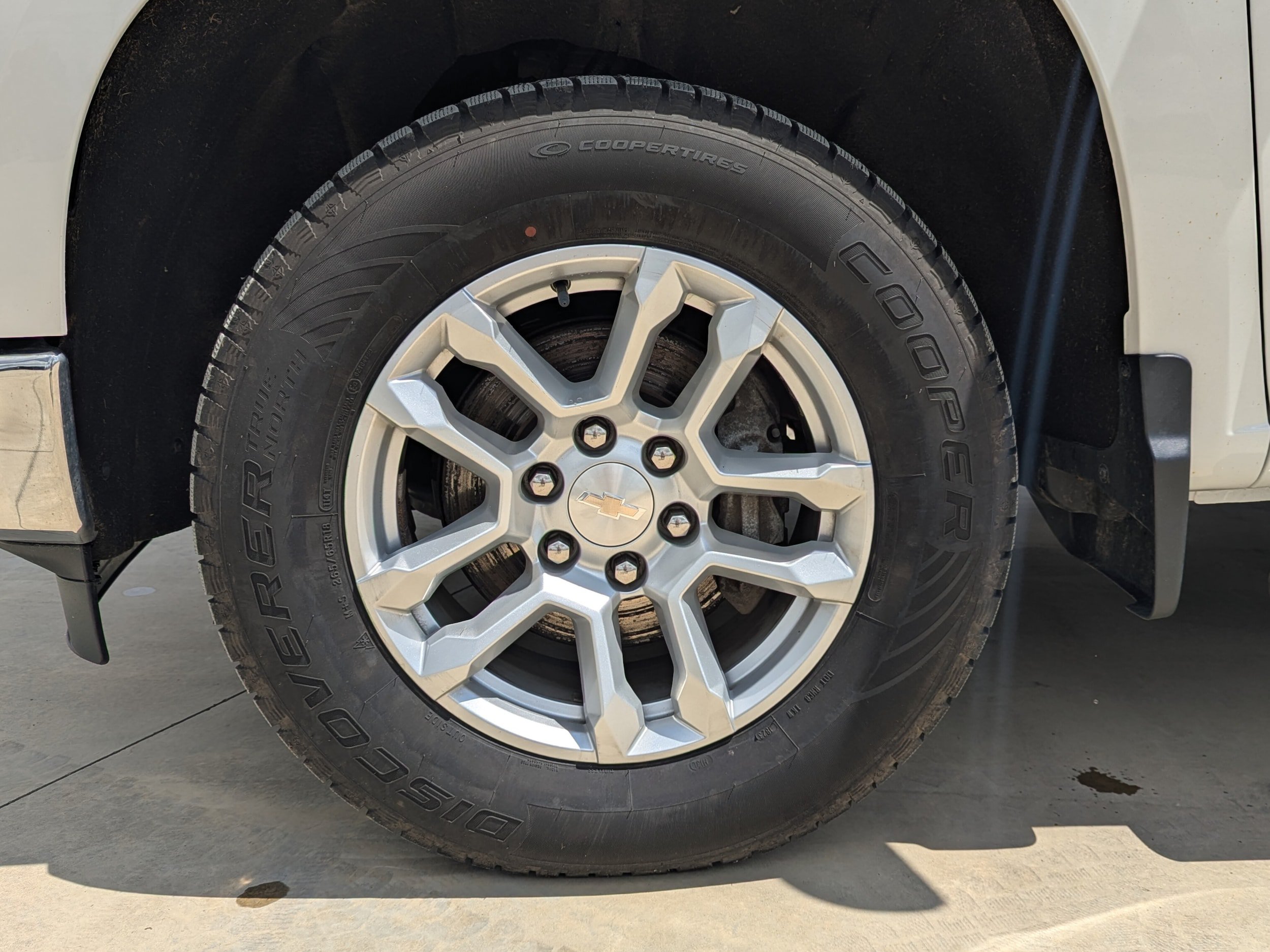 Used 2023 Chevrolet Silverado 1500 LT w/ LPO, Dark Essentials Package AWD/4WD image 7
