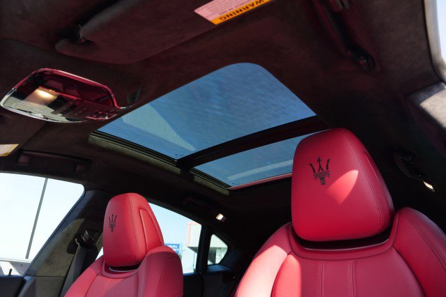 Used 2022 Maserati Levante Modena image 7