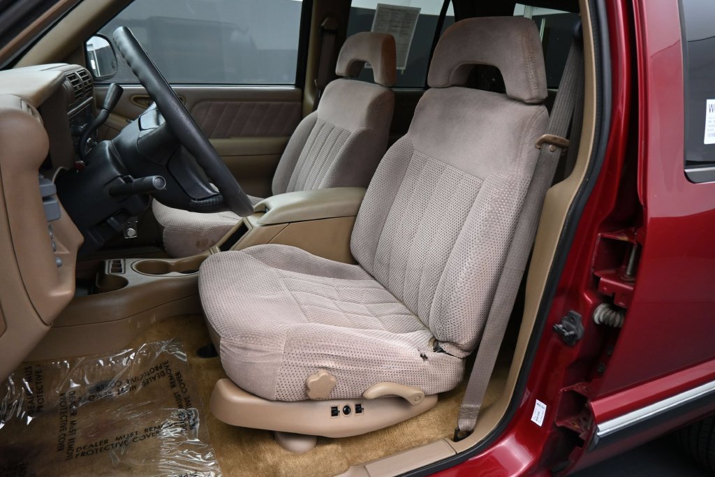 Used 1996 Chevrolet Blazer 2WD 4-Door image 7