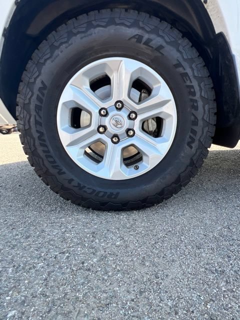 Used 2014 Toyota 4Runner SR5 RWD image 33