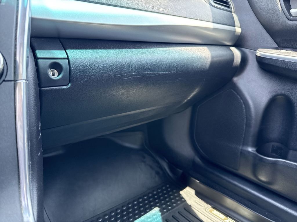 Used 2015 Toyota Camry SE FWD image 32