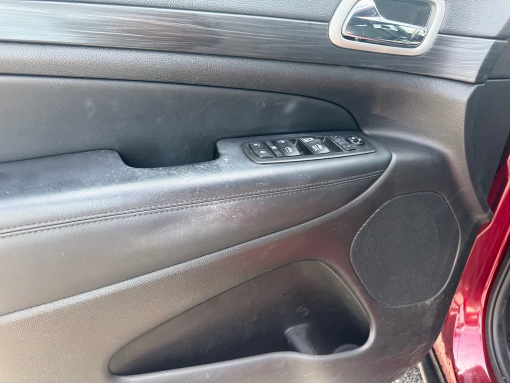Used 2021 Jeep Grand Cherokee Laredo RWD image 5