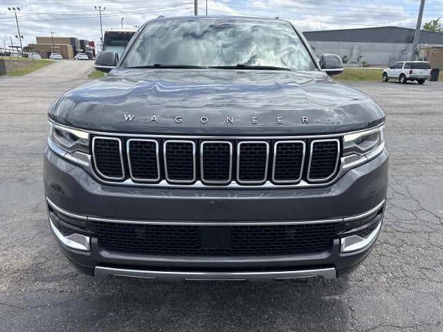Used 2022 Jeep Wagoneer Series III w/ Premium Group I AWD/4WD image 2