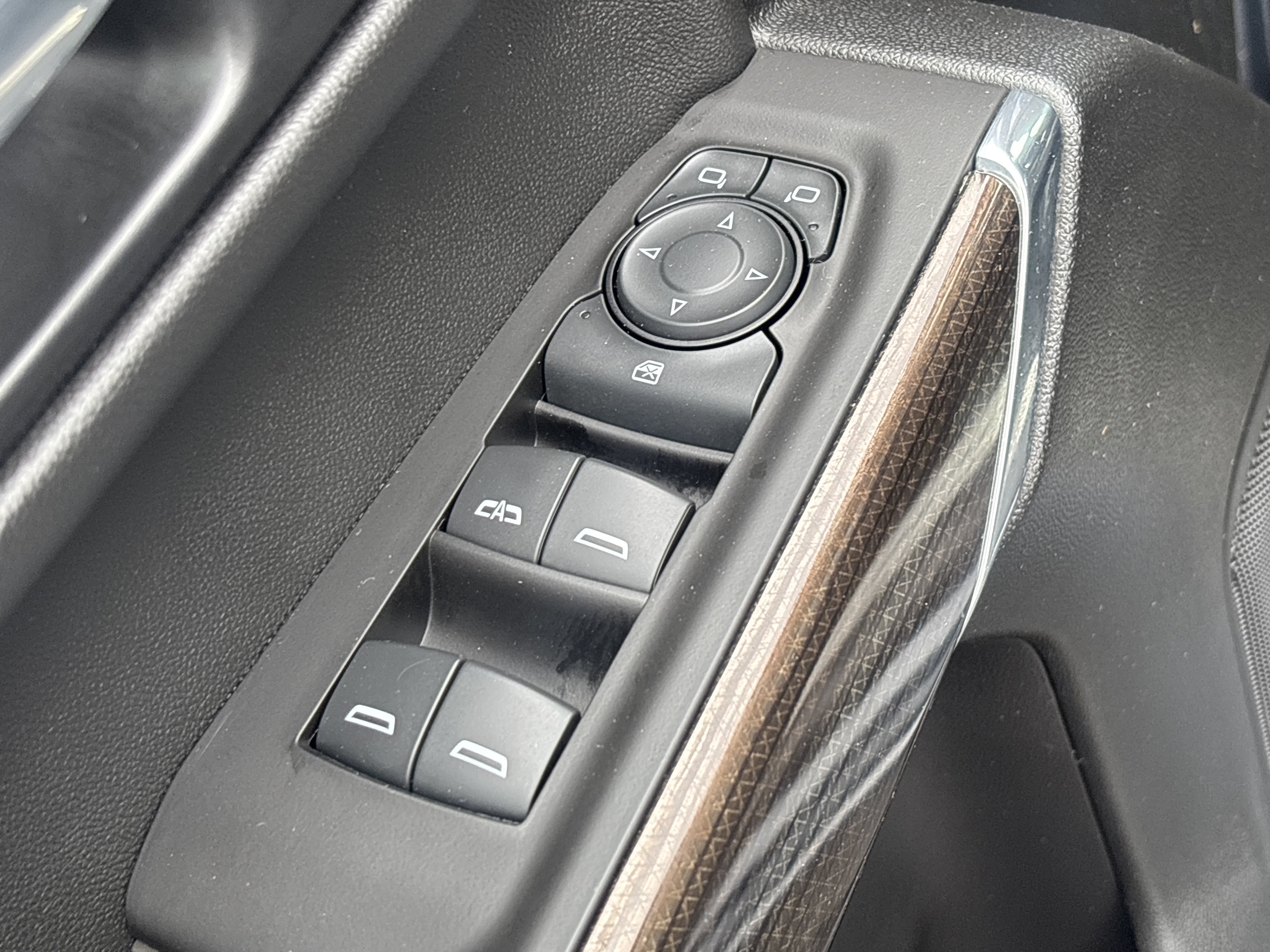 Used 2021 Chevrolet Silverado 1500 LT Trail Boss w/ Convenience Package II AWD/4WD image 33