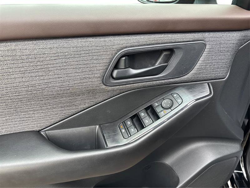 Used 2023 Nissan Rogue S AWD/4WD image 17