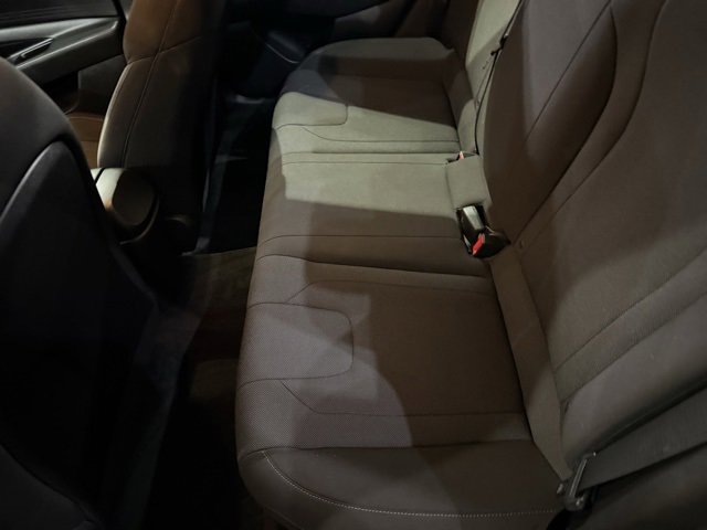 Used 2021 Hyundai Elantra SE image 26