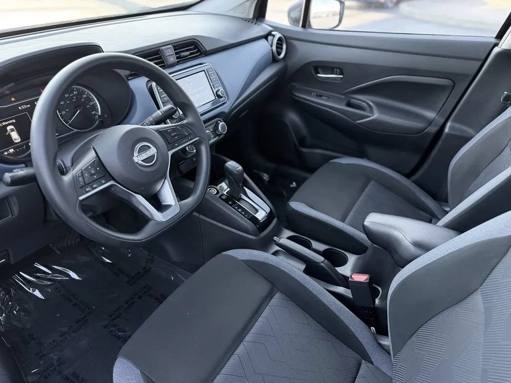 Used 2025 Nissan Versa SV FWD image 10