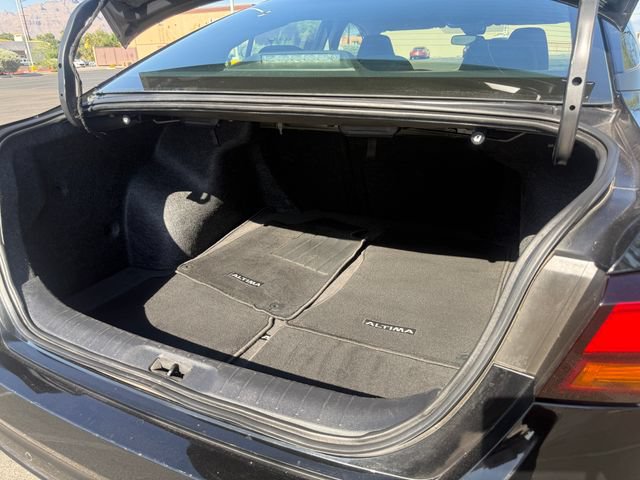 Used 2025 Nissan Altima 2.5 SV FWD image 11
