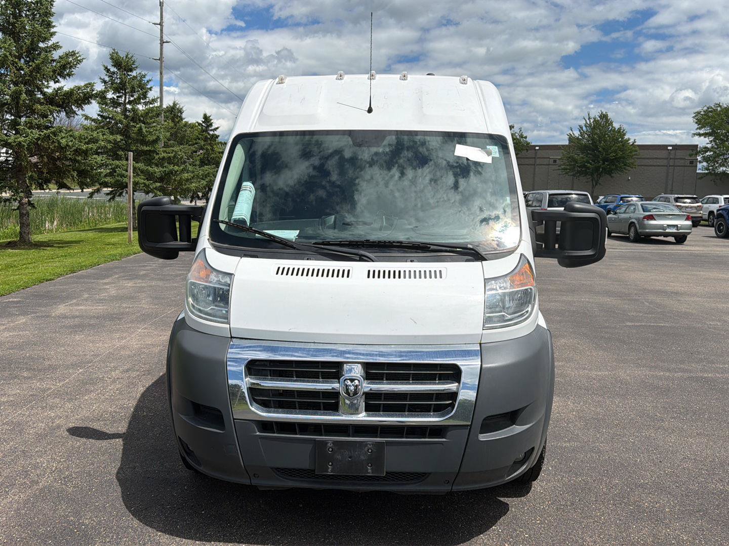 Used 2017 RAM ProMaster 2500 w/ Premium Appearance Group FWD image 3