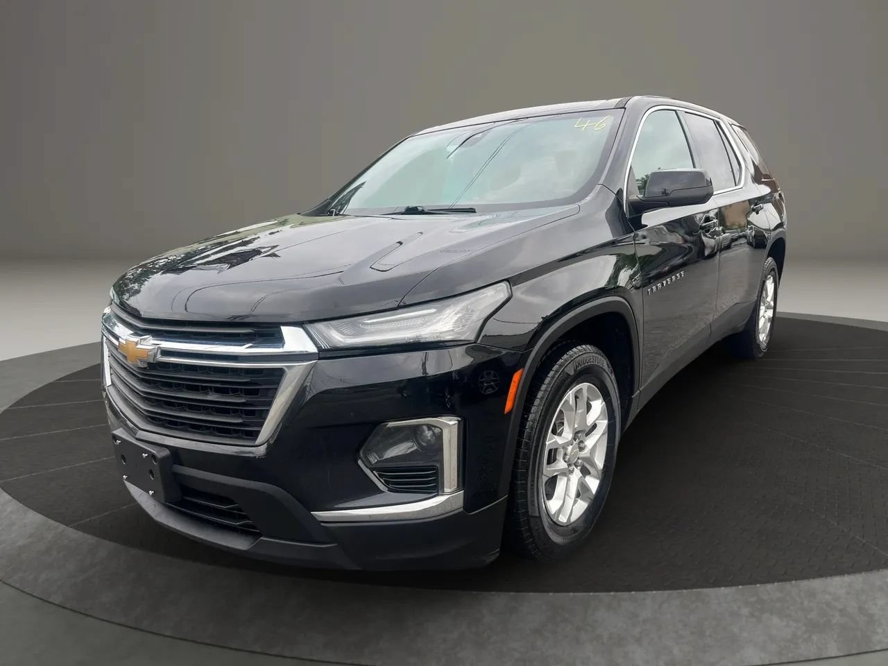 Used 2023 Chevrolet Traverse LS w/ LPO, Cargo Package AWD/4WD image 1