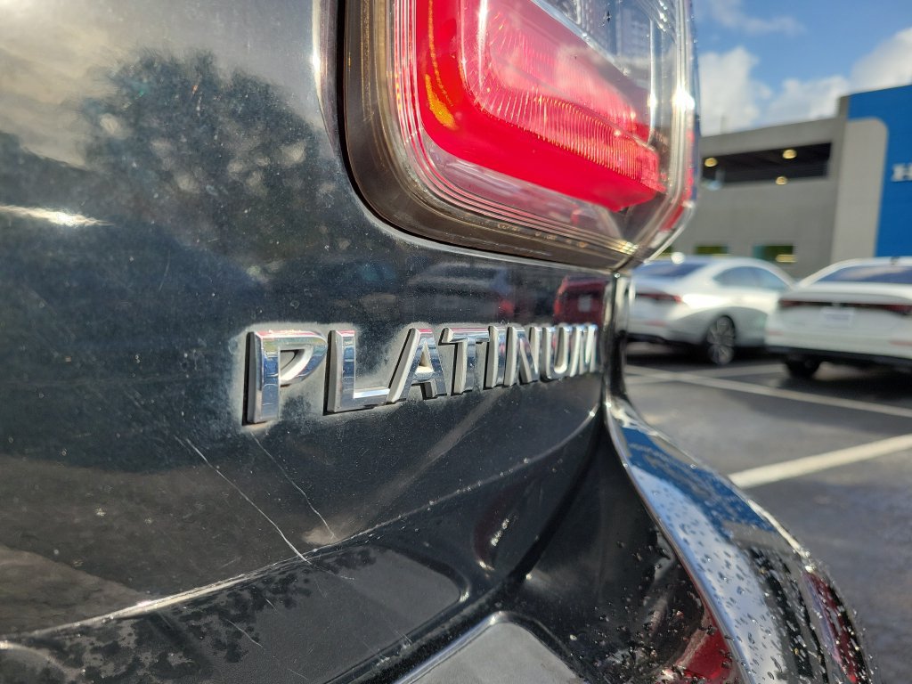 Used 2019 Nissan Armada Platinum RWD image 10