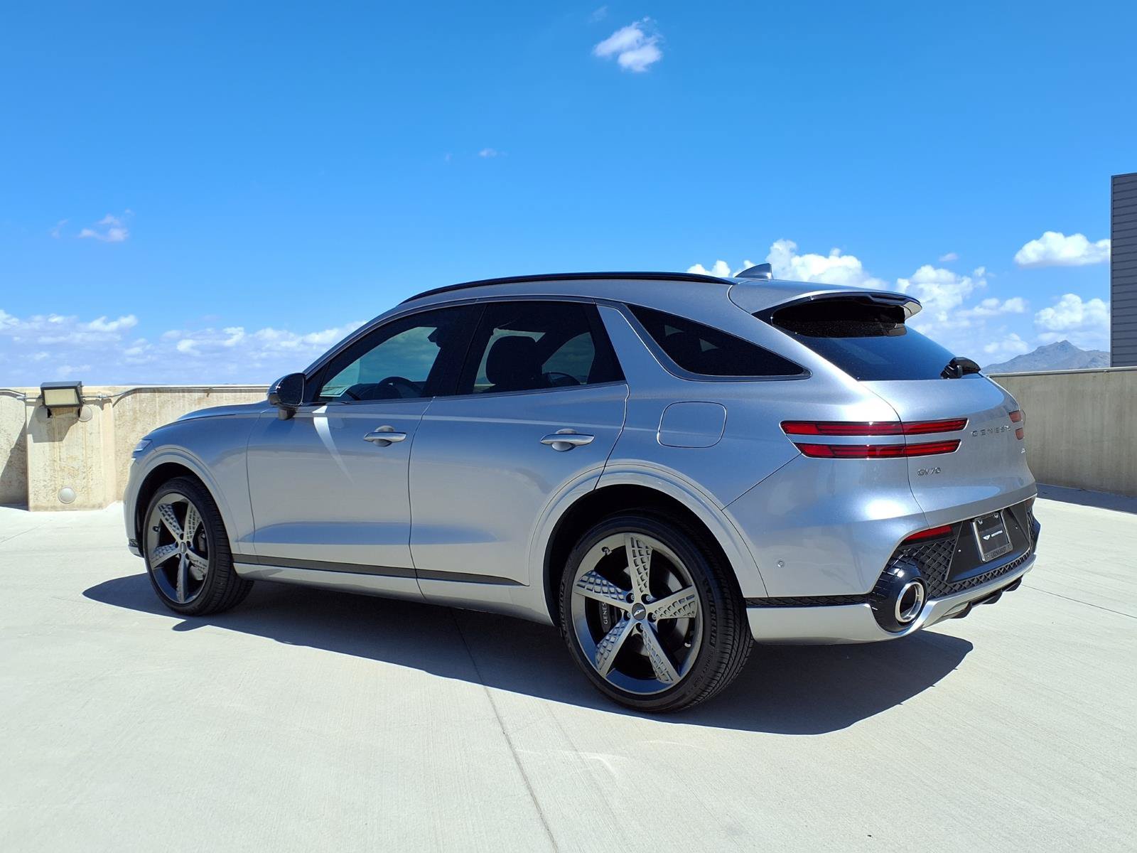 Used 2024 Genesis GV70 3.5T Sport w/ Sport Advanced Package AWD/4WD image 4