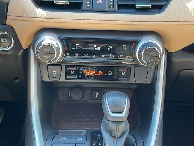Used 2022 Toyota RAV4 Limited FWD image 30